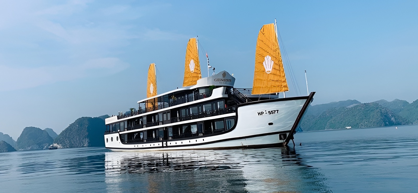 Du Thuyền Genesis Regal